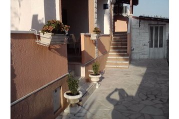 Croazia Privát Slatine, Esterno